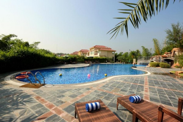 Resort De Coracao By FIRST HALT, Corbett