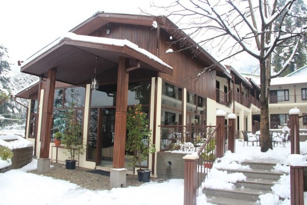 The Earl's Court, Nainital